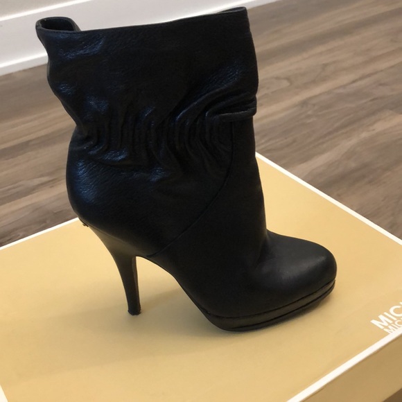 Vintage Michael Kors woman’s bootie-Black - Picture 2 of 4
